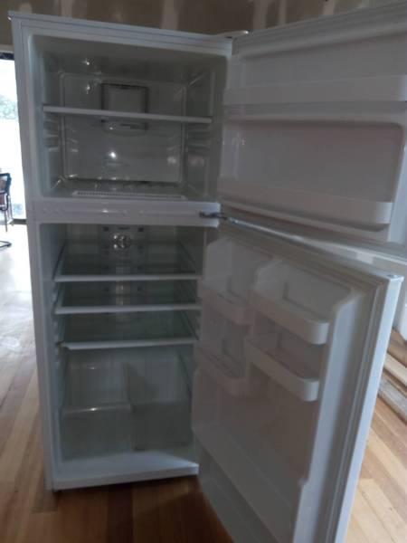 Refrigrator