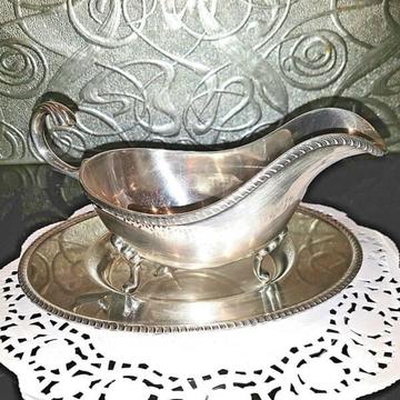 Vintage Silver Plated Gravy Boat & Tray by Heckworth, England