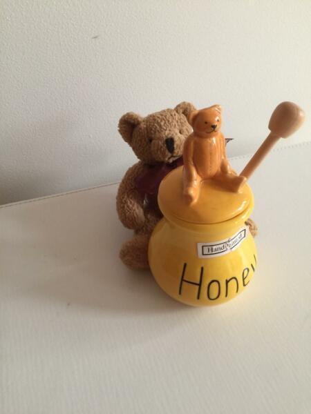 BEAR WITH HANDPAINTED HONEY JAR POT NEW IT IS ADORABLE
