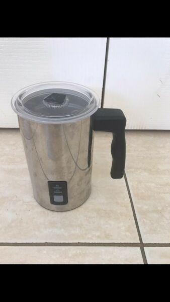 Milk frother in excellent condition