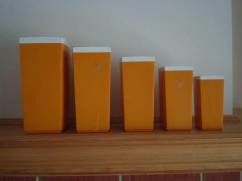 Retro/Vintage Set of 5 Capri Vintage Storage Canisters/Containers