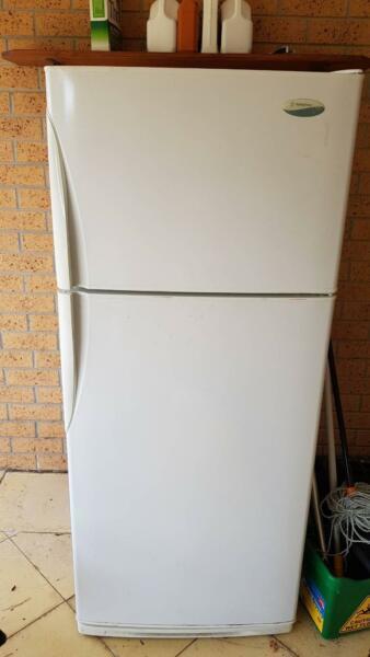 Westinghouse RE391S-R upright fridge / freeze unit