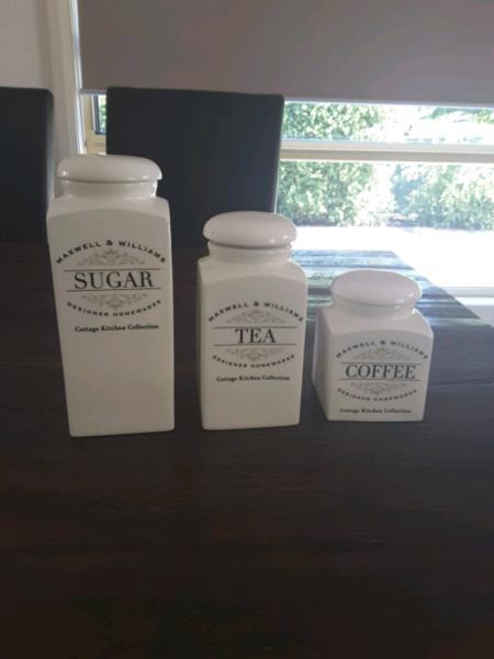 Set of coffe, tea & sugar canisters