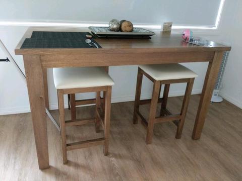 High kitchen table and 6 stools