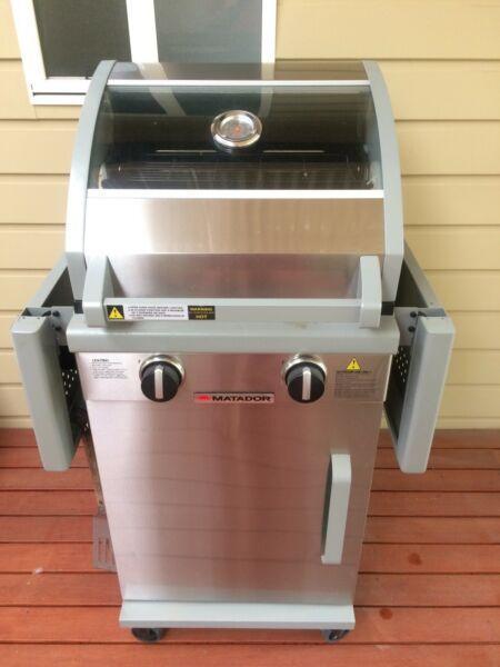 Matador 2 Burner Artise Hooded BBQ with cover & Gas bottle