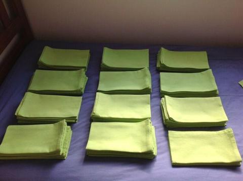 70 green cotton napkins