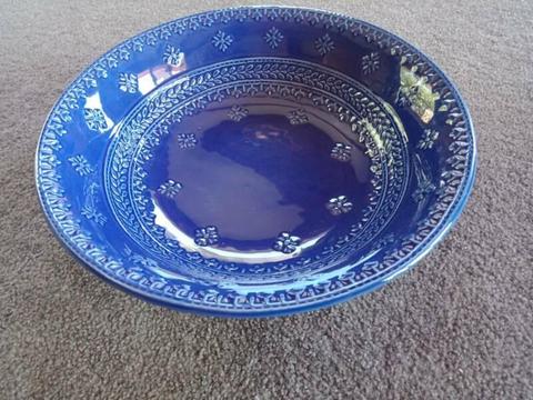 Maxwell and Williams Blue decorated large bowl in good condition