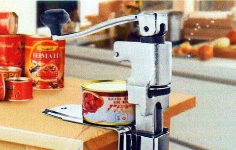Commercial can opener