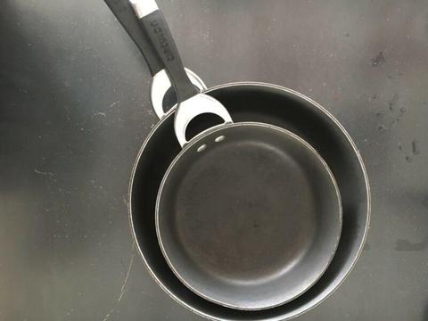 2 piece circulon fry pan set