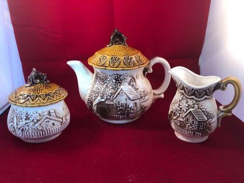 3 Piece Vintage Teapot Set