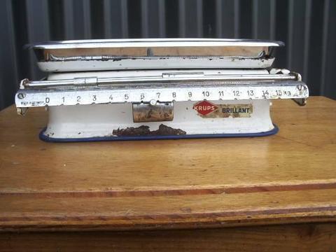 Vintage Crups Brilliant Adjusting Weight Kitchen Scales