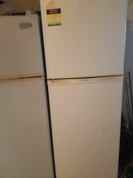 Westinghouse fridge/freezer 202litre