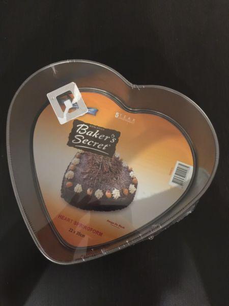 Baker's secret heart springform cake tin/baking tin