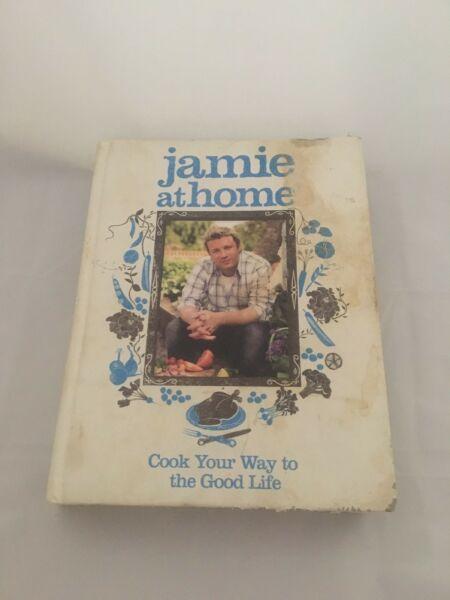 COOKBOOK JAMIE OLIVER / JAMIE AT HOME