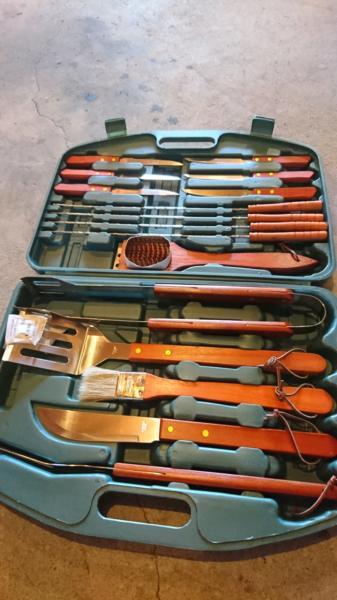 17 piece BBQ tool set