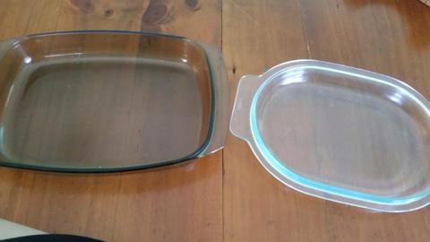 Glass baking trays