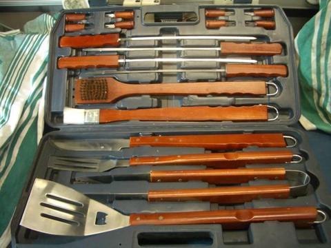 VUE 18PCS BBQ UTENSIL SET Case Stainless Steel Made In China