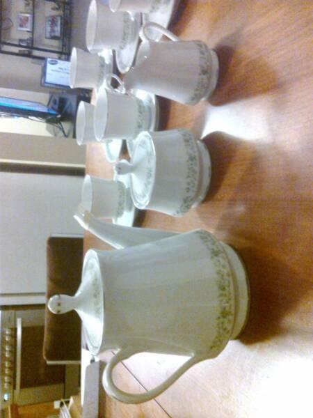 MIKASA 9059 classic tea set 6 cups saucers, tea pot, sugar cream