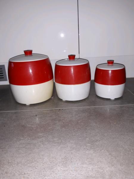 RETRO KITCHEN CANISTERS