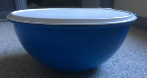 **Brand New** TUPPERWARE That's-a-Bowl, 7.5L