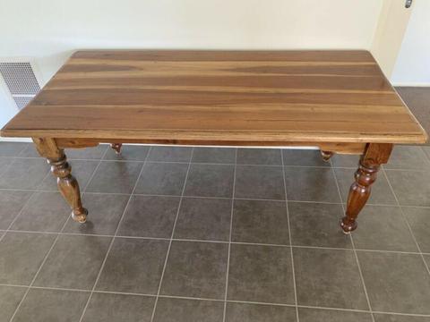 Dining room table (pine)