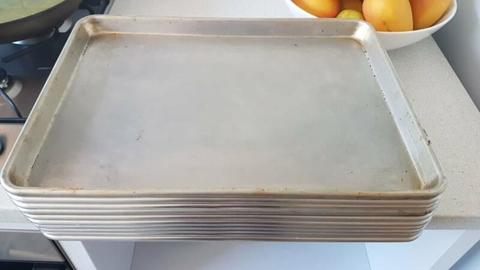 10x Aluminium Standard 1/1 Baking Trays (530 × 325mm)