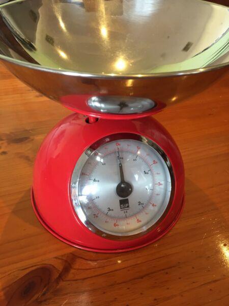 Red Salt&Pepper analog kitchen scales