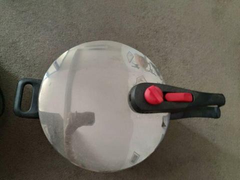 Kitchen pan pot pressure cooker