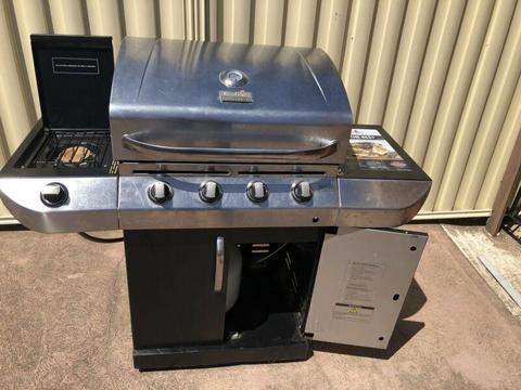 4 Burner Charbroil Commercial BBQ and Grill with a side burner