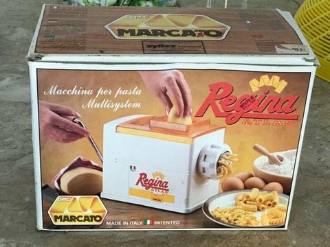 Pasta noodle maker