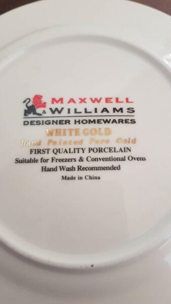 Maxwell & Williams white gold 12 person dinner set