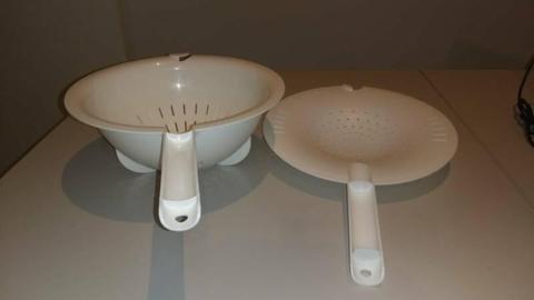Tupperware Colander/ Strainer Excellent Condition, like New