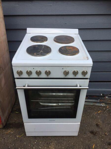 Electric oven/stove