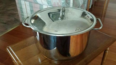 Stainless steel pot, pan - 5 pieces