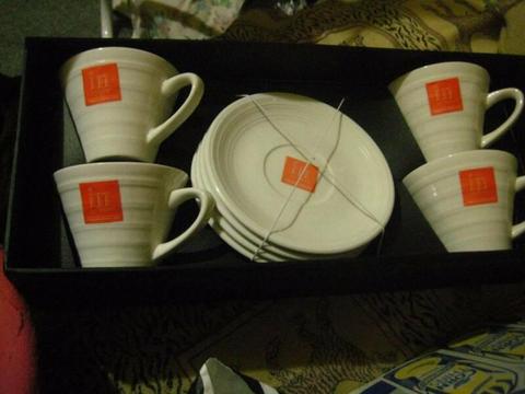 8pce cup and saucer set made from bone china