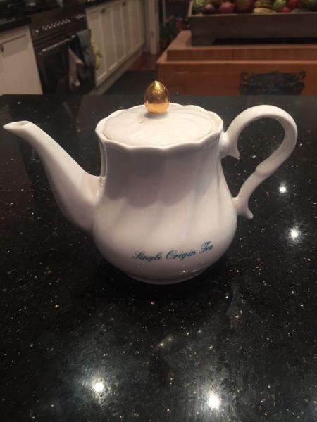 Dilmah tea pot