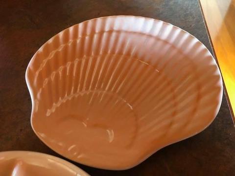 Ceramic serving plates x 2 PLUS separate dish multiple purpose