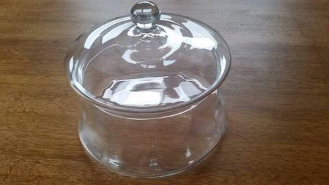 Glass container with glass lid