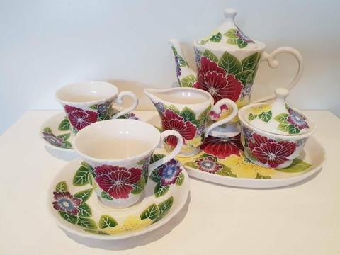 8 Piece SOMERTON GREEN Fine Porcelain Tea Set - BRAND NEW