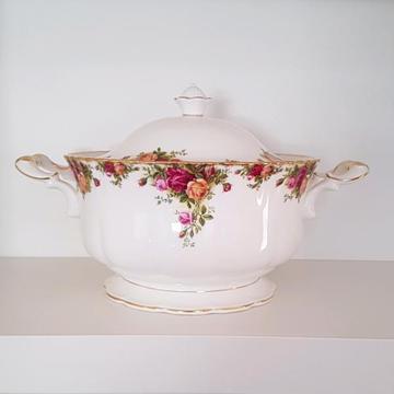 Royal Albert Old Country Roses soup tureen