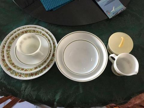 Corningware Dinner Set