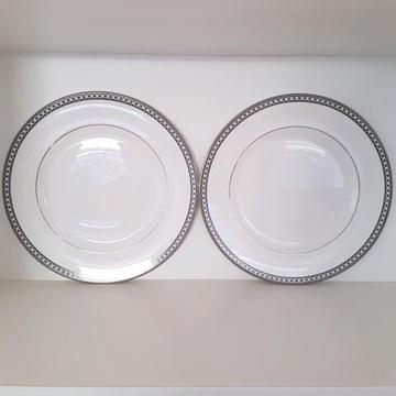 Wedgwood Contrasts Ulander dinner plate pair