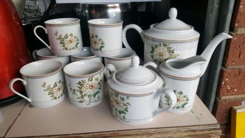 Tee cup set