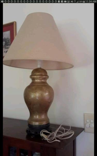 Vintage lamp base and shade, excl working order, wood foot base