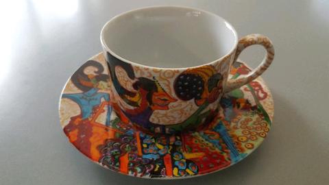 Cups and Saucer x6