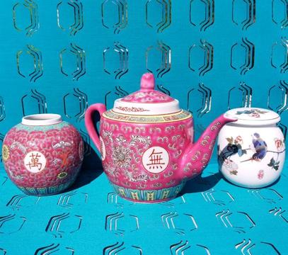 x3 pc Oriental ceramic set - Teapot with matching bowl & white ja
