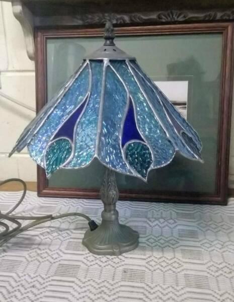Tiffany lead light table lamp