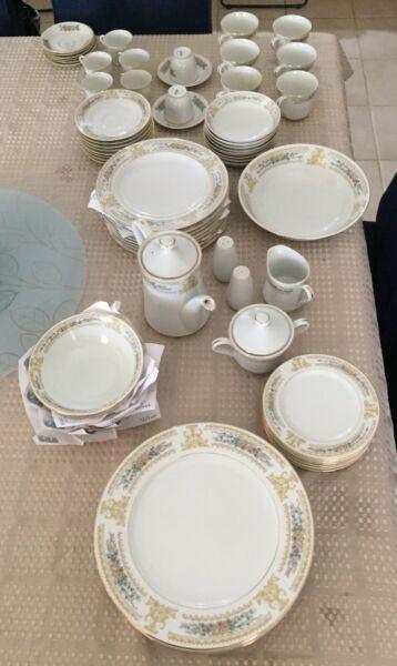 Vintage 1960's Dinnerset for Myers