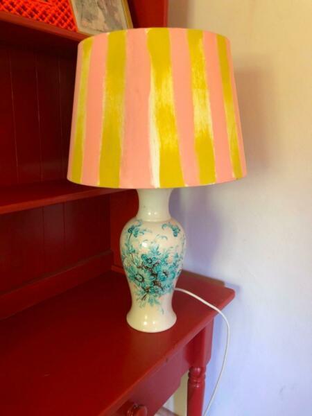Retro Ceramic table lamp with blue flowers