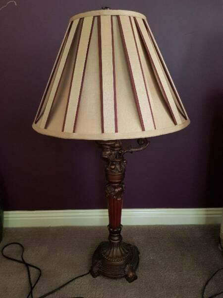 Traditional style Table Lamp